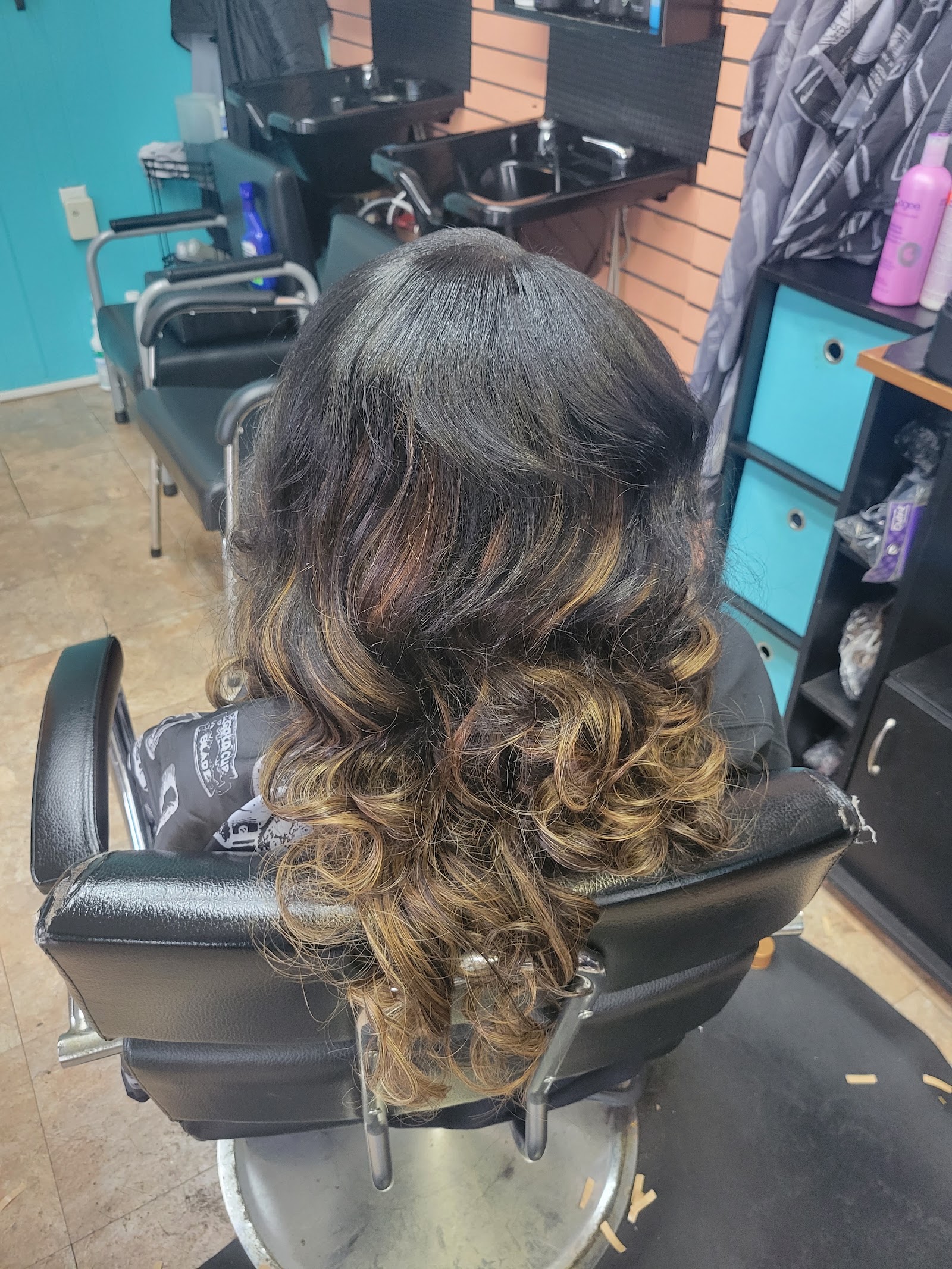 Cutie's Beauty Cafe in Eastpointe