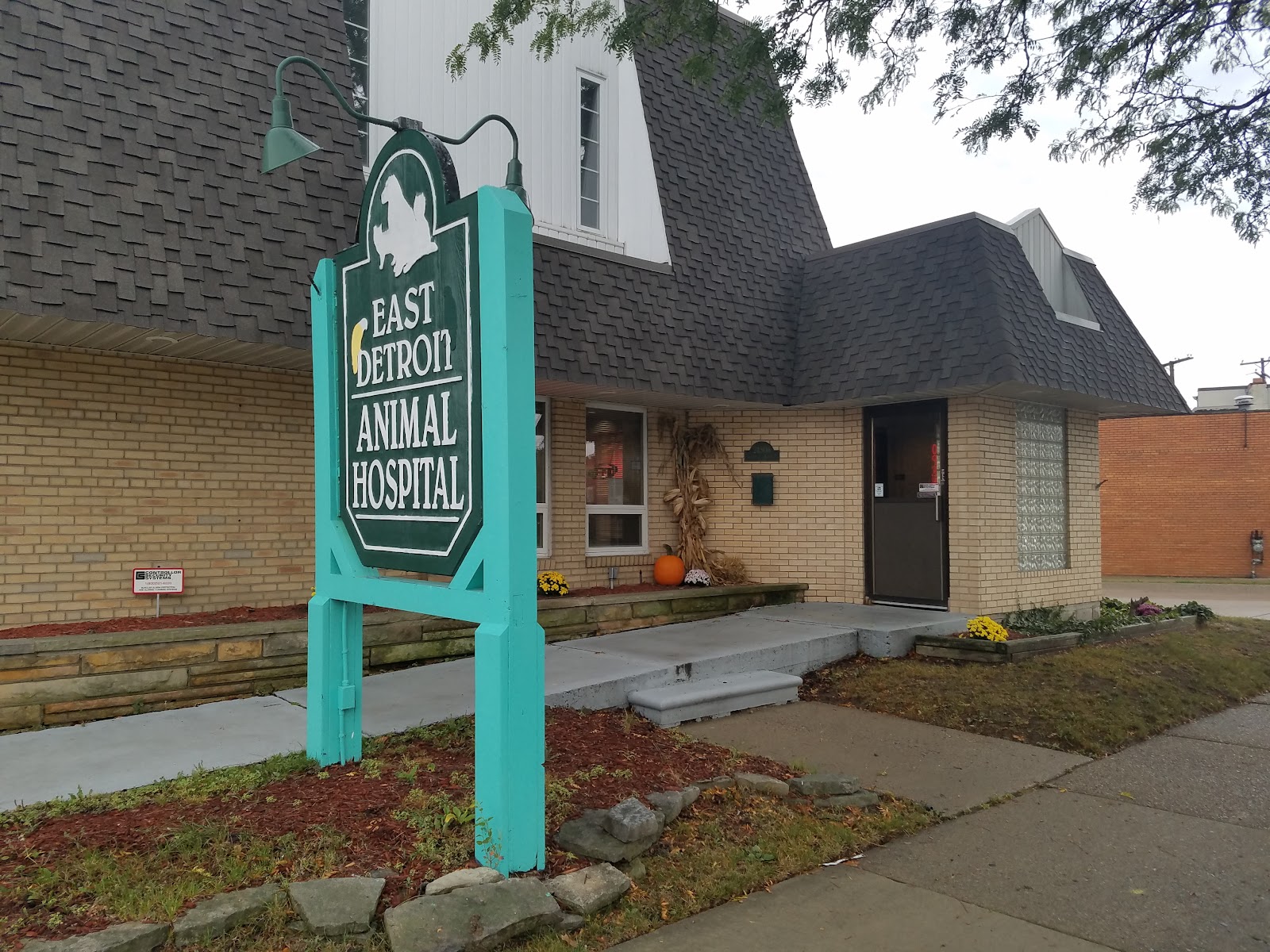 East Detroit Animal Hospital — photo
