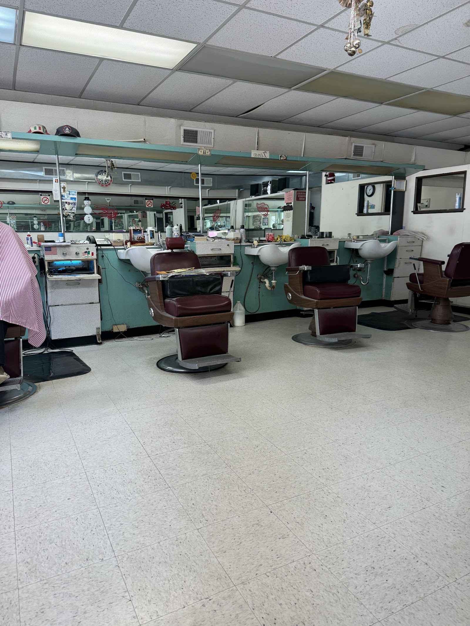 Fountain View Barber Shop in Eastpointe