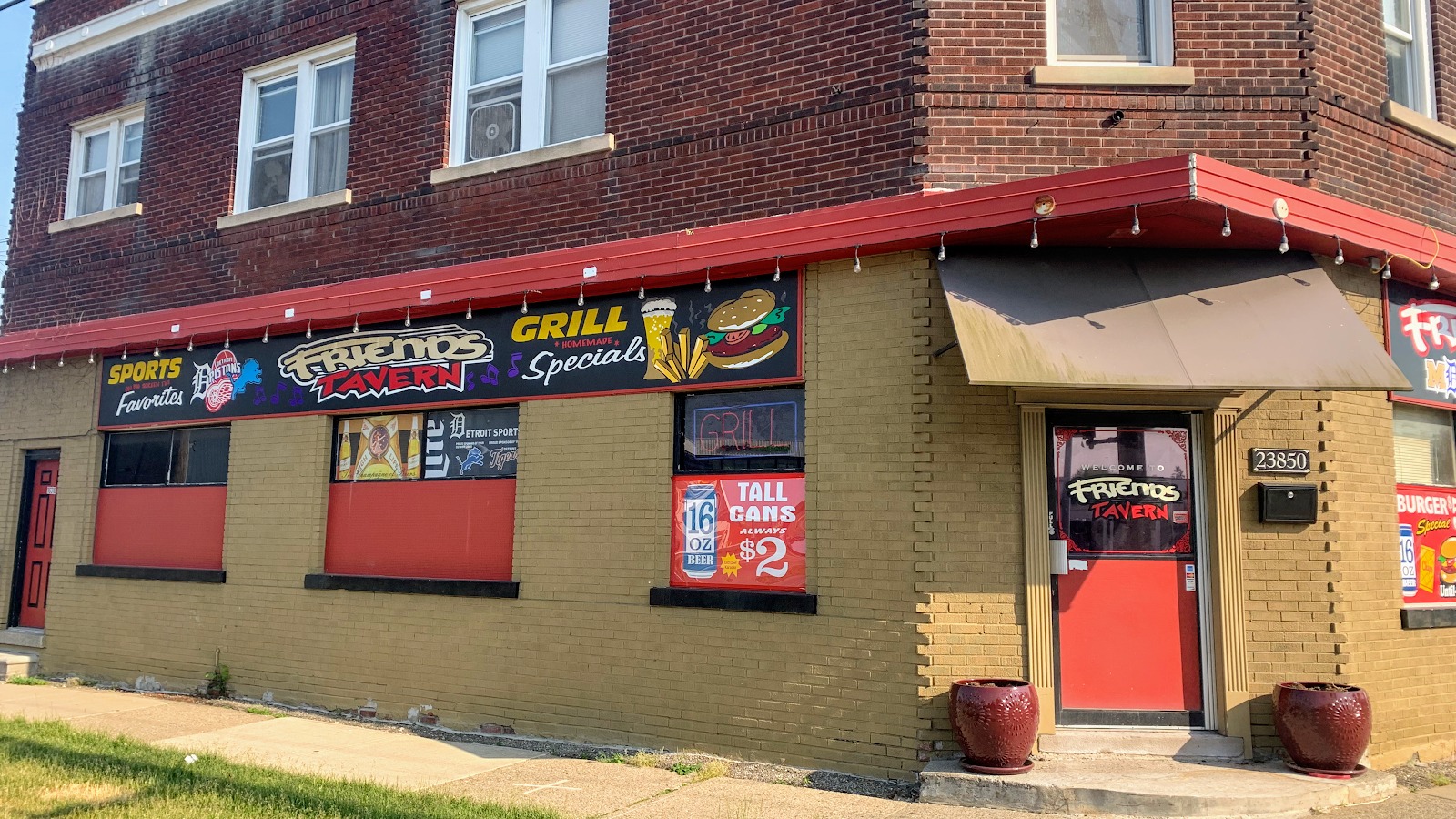 Friends Tavern — photo