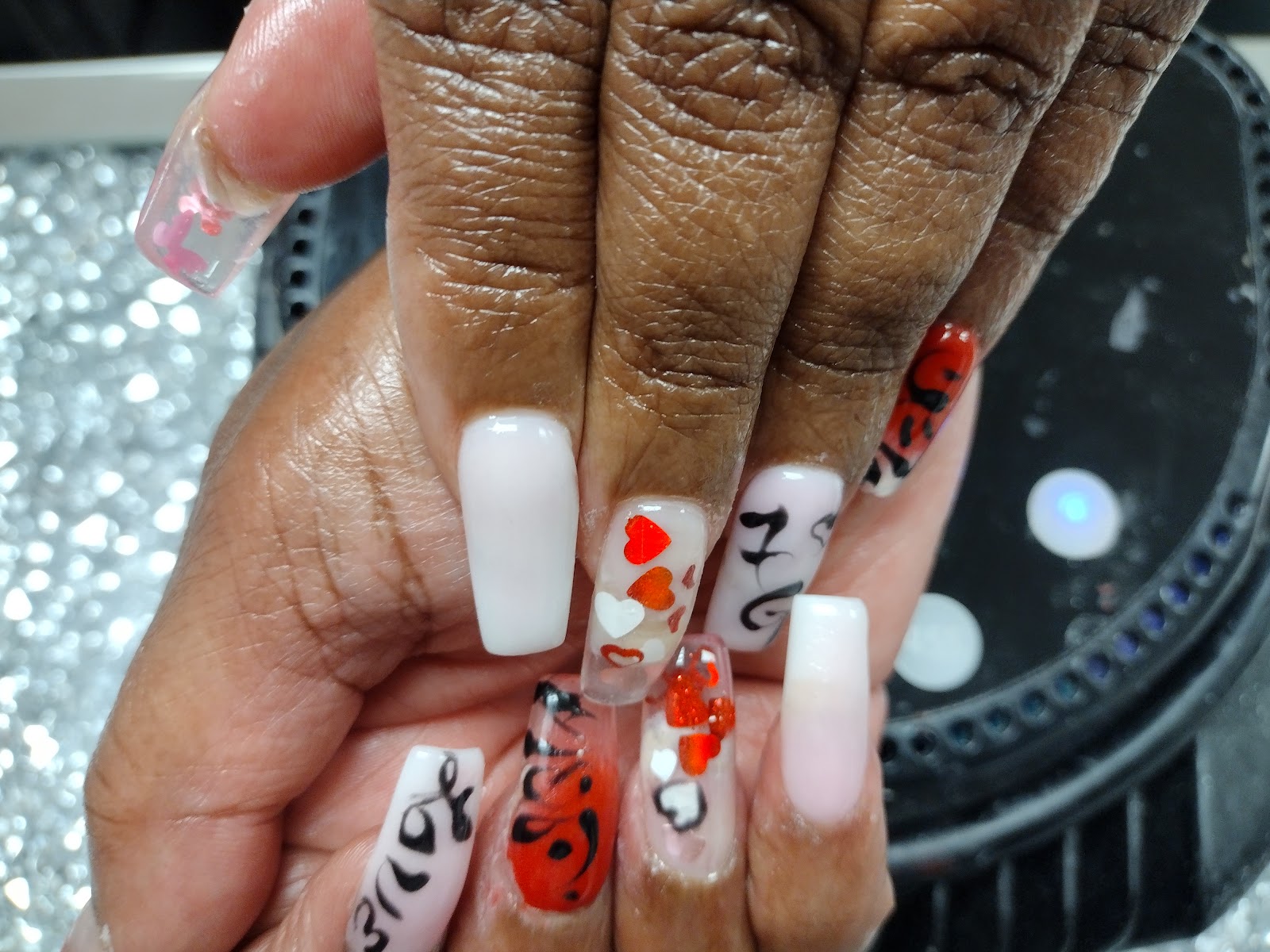 HiYa Beautiful nail salon and spa in Eastpointe