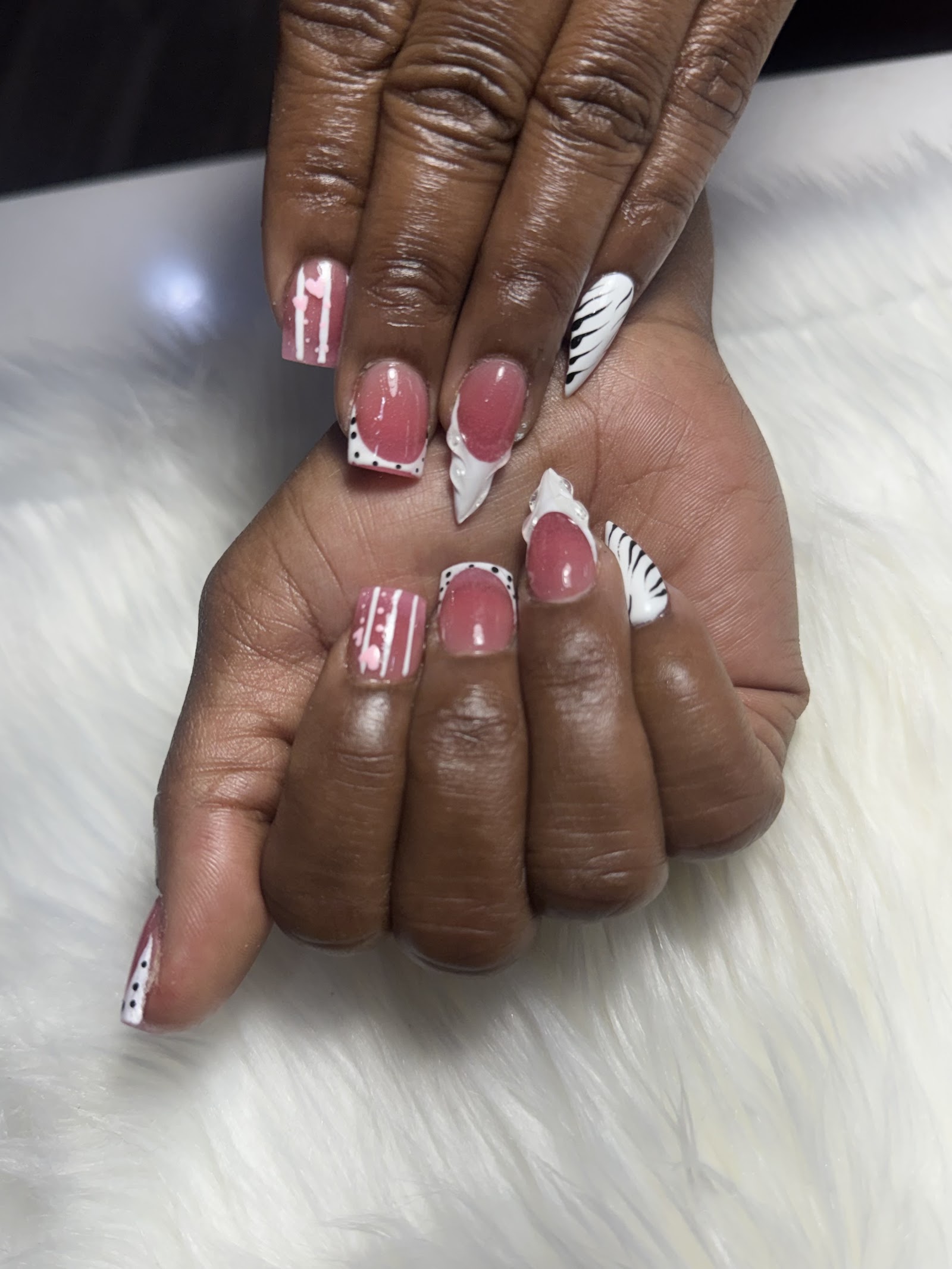 Lina Nails in Eastpointe
