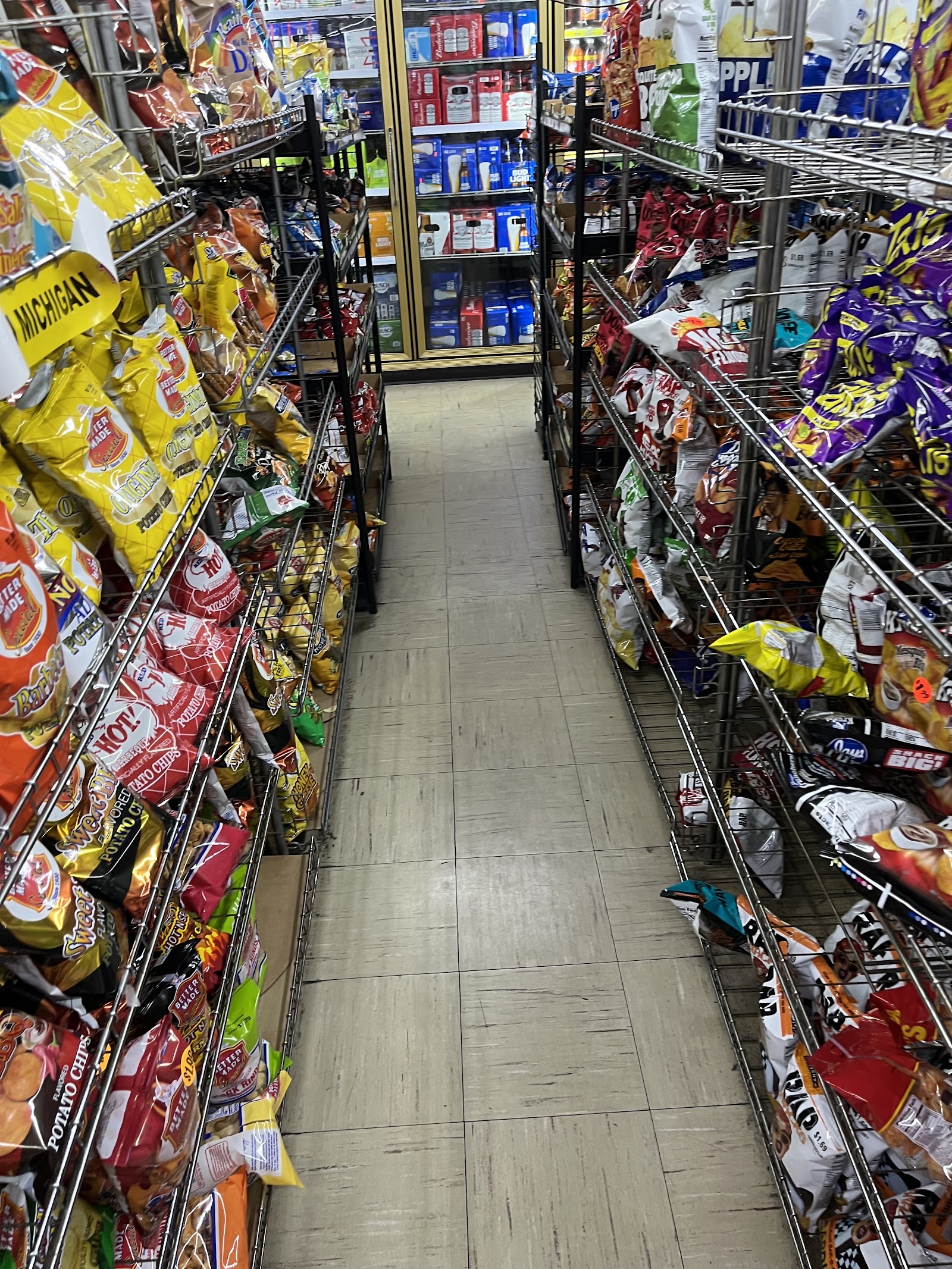 Rays Party Store-takes can deposits in Eastpointe