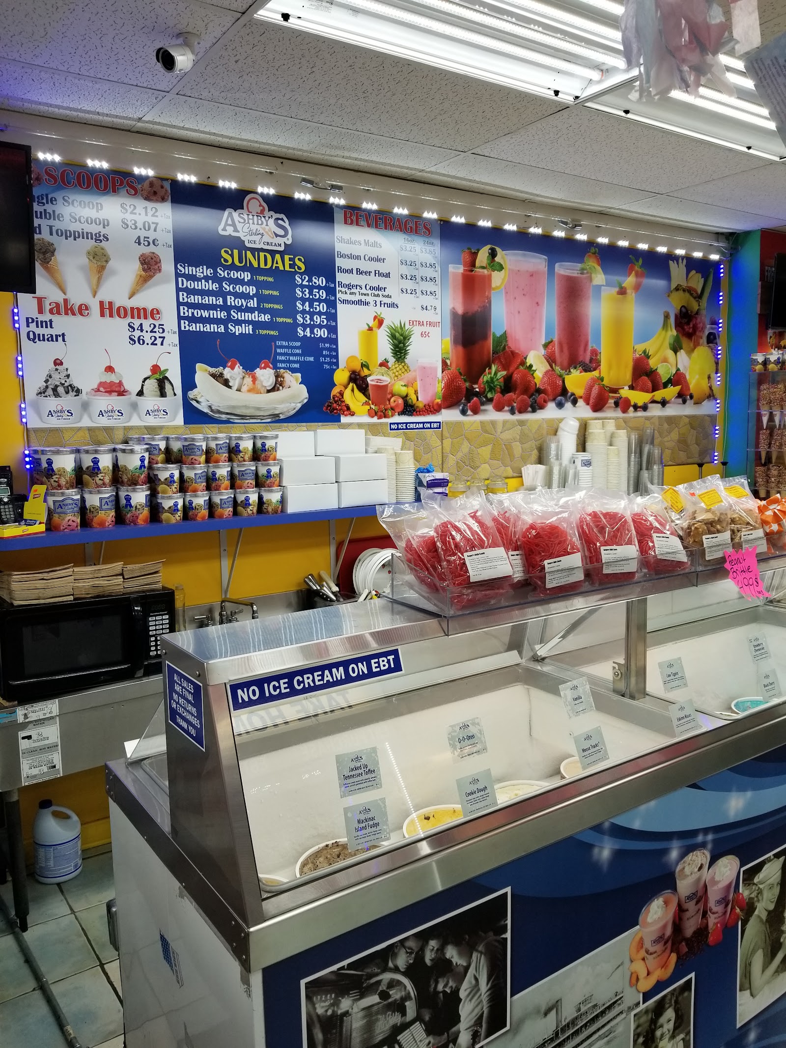 Roger's Bulk Candy & Ice Cream in Eastpointe