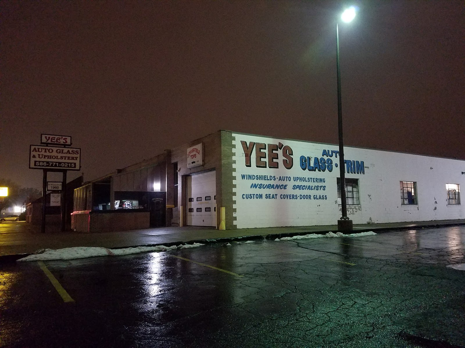 Yee's Auto Glass & Trim in Eastpointe